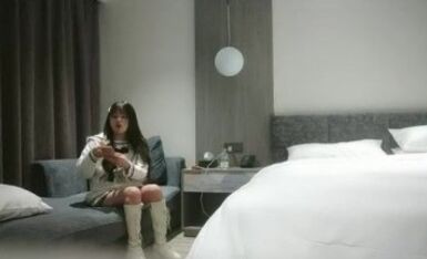 【利大无比】，探花界打桩机，新姿势干大胸萝莉，今夜遇到猛男爽翻了