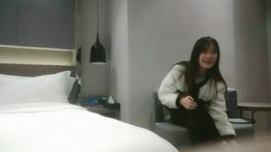 干劲利速168CM高挑女神返场，一回生二回熟，这次更放的开，骚浪的很扶着屌插入