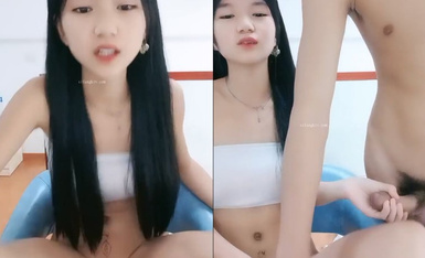 18岁粉嫩小萝莉~先口再操 多姿势完美输出~再一起洗个香香的澡