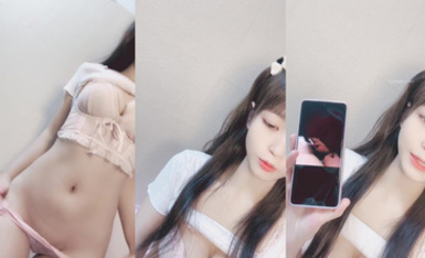 -絕對的女神，【閃閃】，真的太純了~看一眼就想射~極品啊，展示自己的小視頻，白臀美腿玉足 (3)