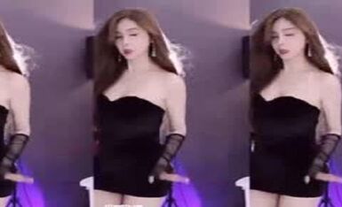 斗鱼超人气女神【张琪格】8月最新露点揉奶合集 13