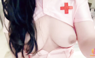 薇薇安 騎乘高潮噴水 爸爸的肉棒真的好大 小穴都被塞滿了好爽