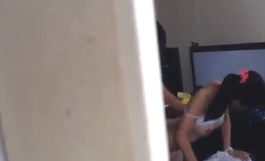 【艺校猫系女友】阳光洒在嫩穴上 小妹妹坐在马桶上 撒尿特写 阴毛上水光点点 自慰娇喘极致诱惑