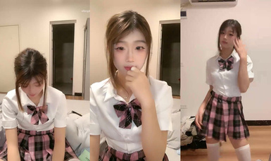 【佳佳不吃大】極品女！青春期叛逆美女大尺度裸舞秀，白絲穿起，性感到流鼻血。