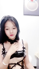 新人主播  超級粉嫩的校花級主播源源 舌釘口交 剛下海就跪在馬桶上被操，道具調教，胸推，舌釘小嘴性感口交，各種姿勢爆操 (62)