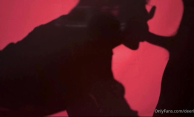 萬狼求檔OnlyFans斯文眼鏡反差小姐姐【deerlong】私拍合集,極品中的極品天生的肉便器,純情少女展現精湛口活兒口爆吞精 (67)