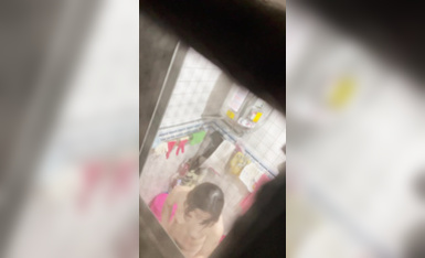 偷拍朋友妹妹洗澡5