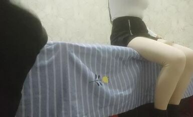 走遍大街小巷快餐，性感不错颜值马尾少妇，带到小房间开操，扒掉内裤直接操，操的水很多