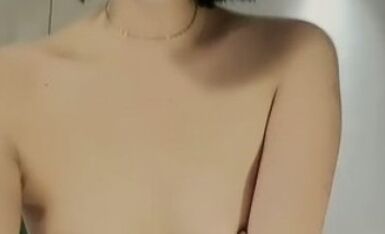 冷艳极品美女和炮友居家激情啪啪